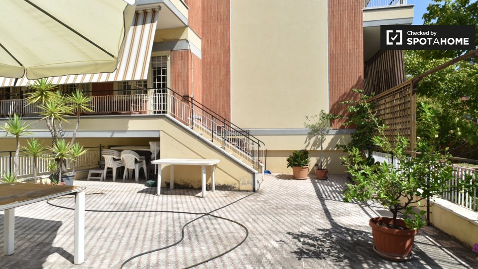 Immagine 16 di Camera condivisa in affitto  in Via di Torrevecchia, 00168 Roma RM, Italy a Roma