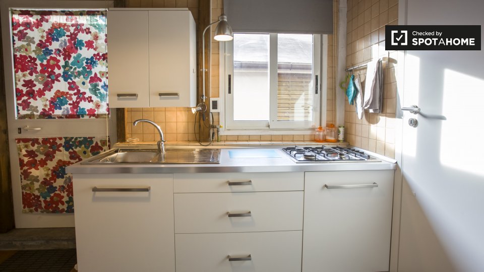 Immagine 6 di Ufficio in affitto  in Via Stefano Infessura, 00179 Roma RM, Italy a Roma