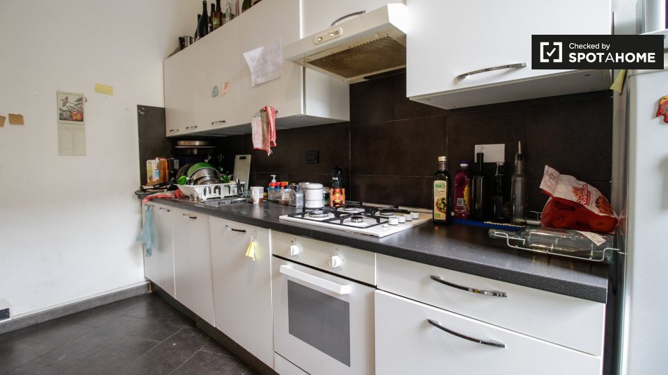 Immagine 11 di Camera condivisa in affitto  in Corso S. Maurizio a Torino