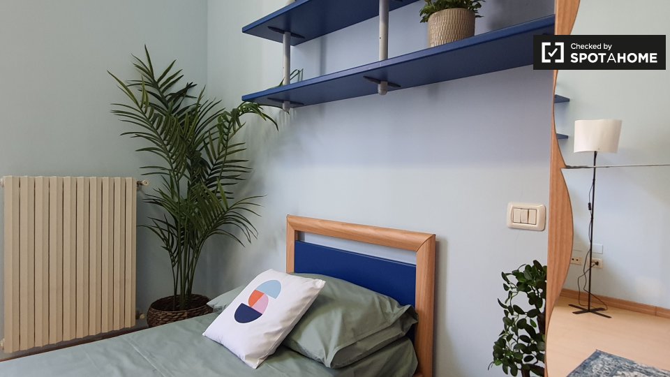 Immagine 3 di Camera condivisa in affitto  in Via Anton Giulio Barrili a Milano