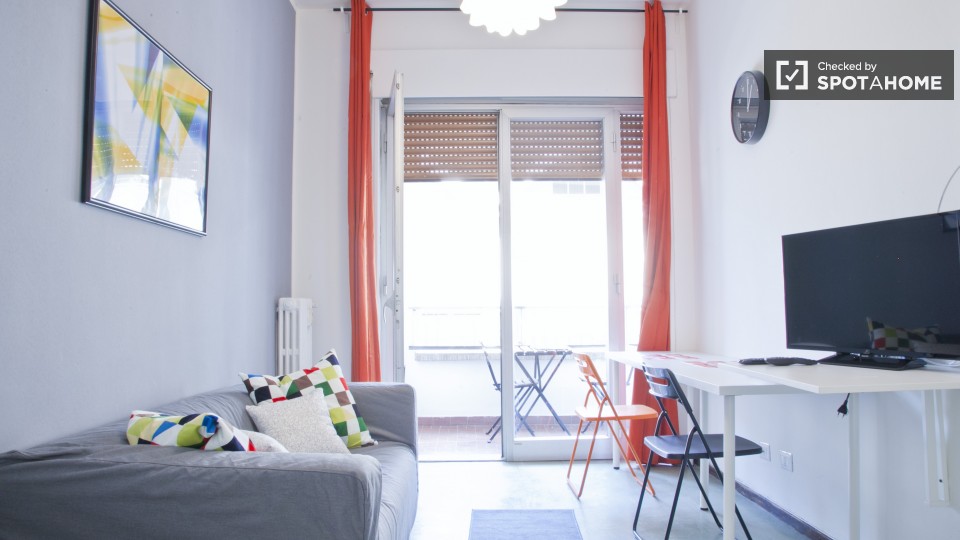 Immagine 11 di Camera condivisa in affitto  in Viale Libia a Roma