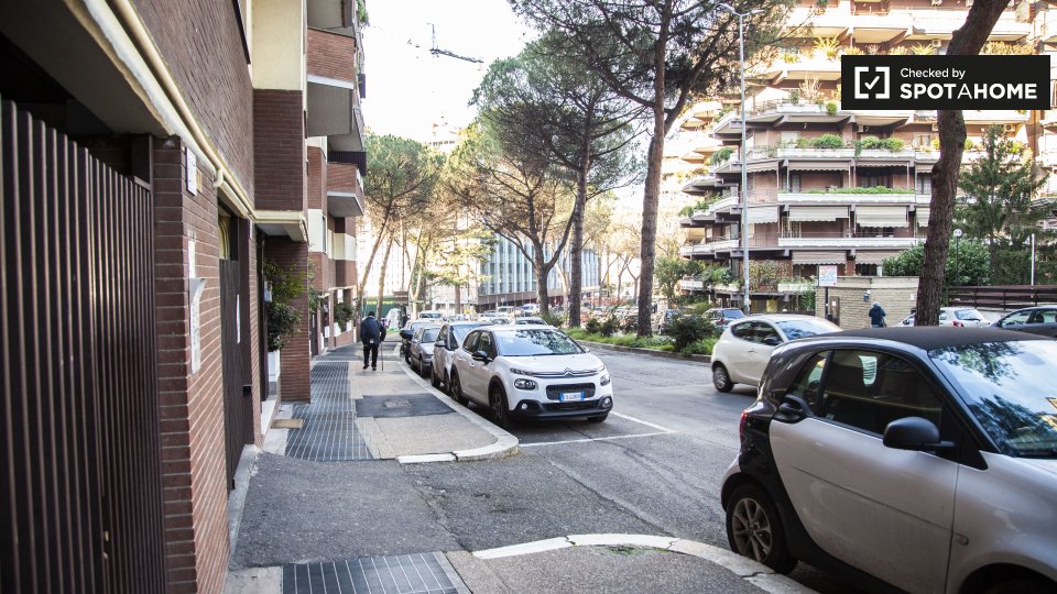 Immagine 15 di Appartamento in affitto  in Viale Cesare Pavese a Roma