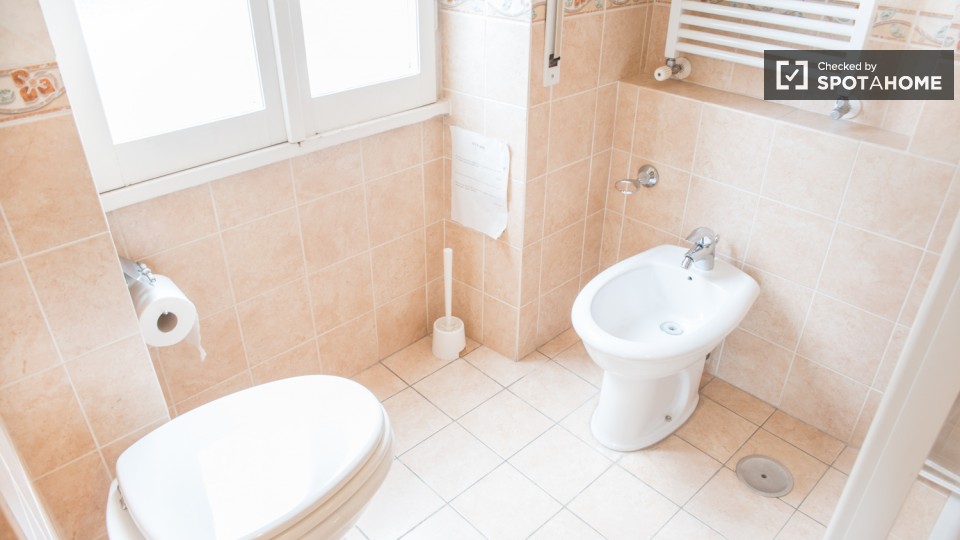 Immagine 5 di Camera condivisa in affitto  in Via Francesco Vettori a Roma