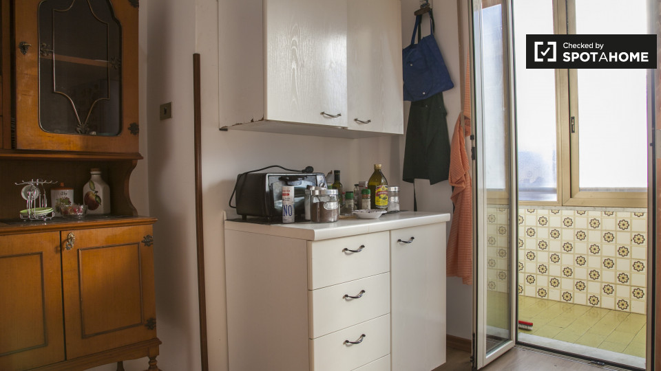 Immagine 10 di Camera condivisa in affitto  in Via Fezzan a Roma