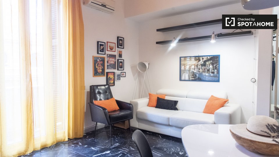 Immagine 3 di Appartamento in affitto  in Via Francesco Caracciolo a Roma