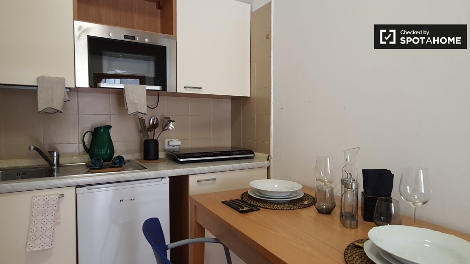 Immagine 5 di Camera condivisa in affitto  in Via Anton Giulio Barrili a Milano