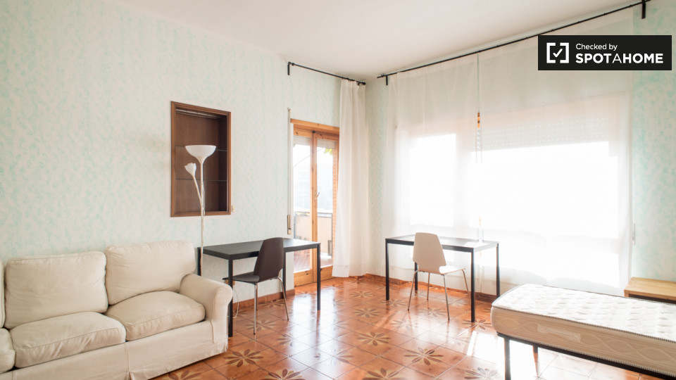 Immagine 8 di Camera condivisa in affitto  in Viale Bruno Rizzieri a Roma