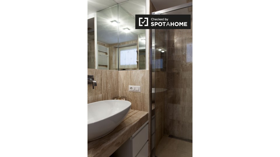 Immagine 19 di Camera condivisa in affitto  in Via Anite di Tegea a Roma