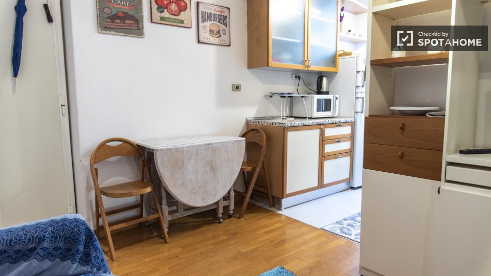 Immagine 12 di Ufficio in affitto  in Via Aldo Manuzio a Roma