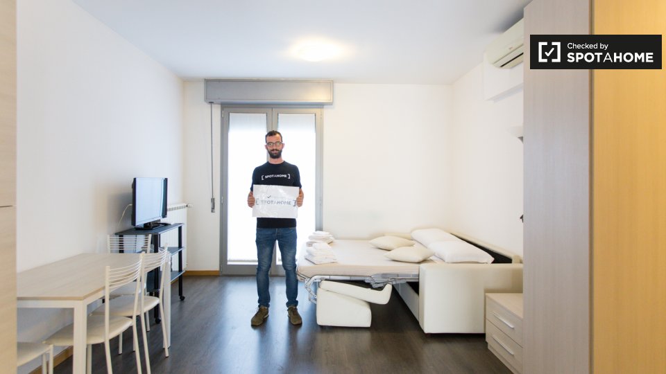 Immagine 6 di Ufficio in affitto  in Via Privata Leonardo Bruni, 20158 Milano MI, Italy a Milano