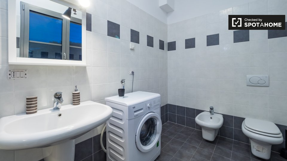 Immagine 10 di Ufficio in affitto  in Via Enrico Cosenz a Milano