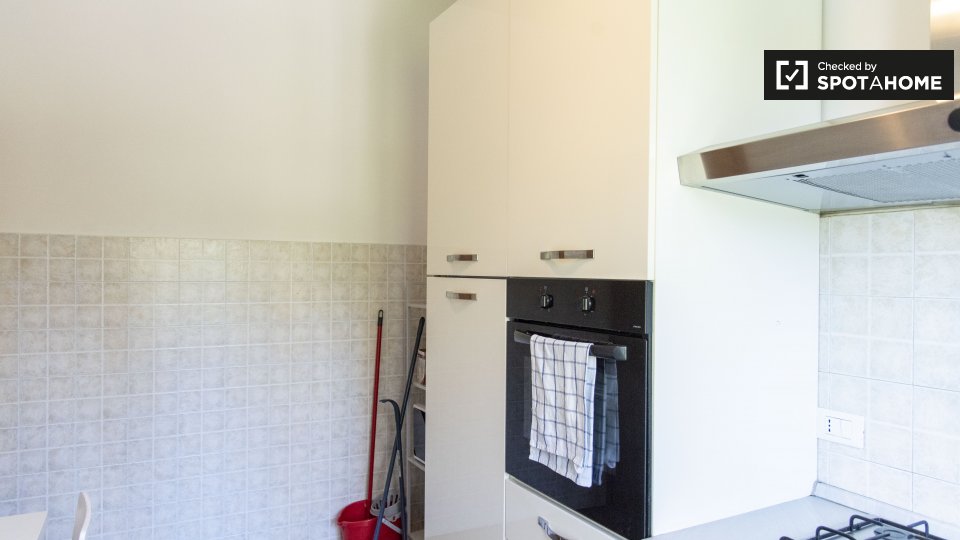 Immagine 10 di Camera condivisa in affitto  in Via Portuense a Roma