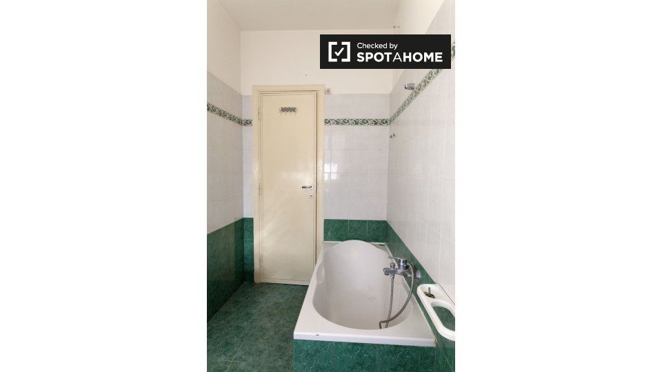 Immagine 6 di Appartamento in affitto  in Via Marco Valerio Corvo, 00174 Roma RM, Italy a Roma