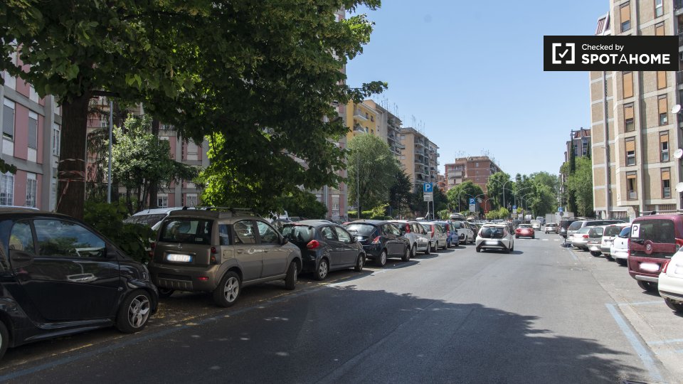 Immagine 10 di Camera condivisa in affitto  in Viale Etiopia a Roma