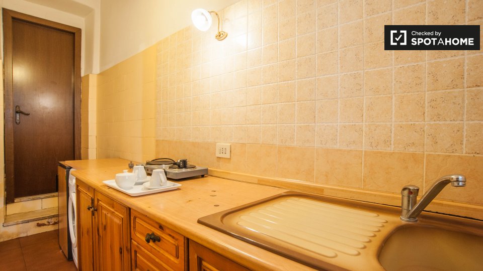 Immagine 5 di Appartamento in affitto  in Via dei Gonzaga a Roma