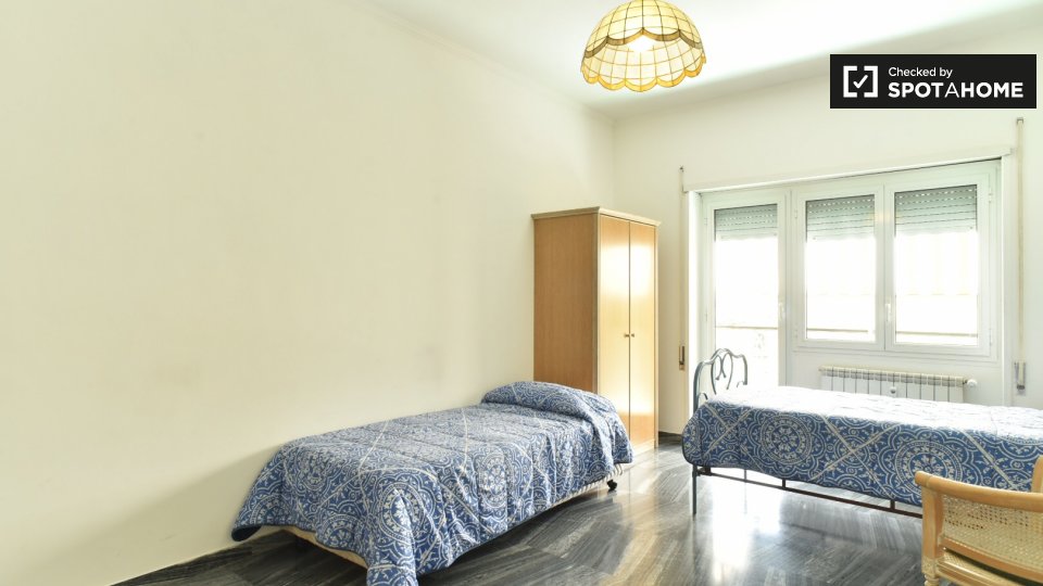 Immagine 19 di Camera condivisa in affitto  in Viale Giacomo Aicardi a Roma