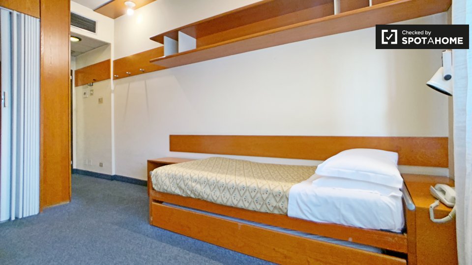 Immagine 3 di Ufficio in affitto  in Via Privata Viserba a Milano