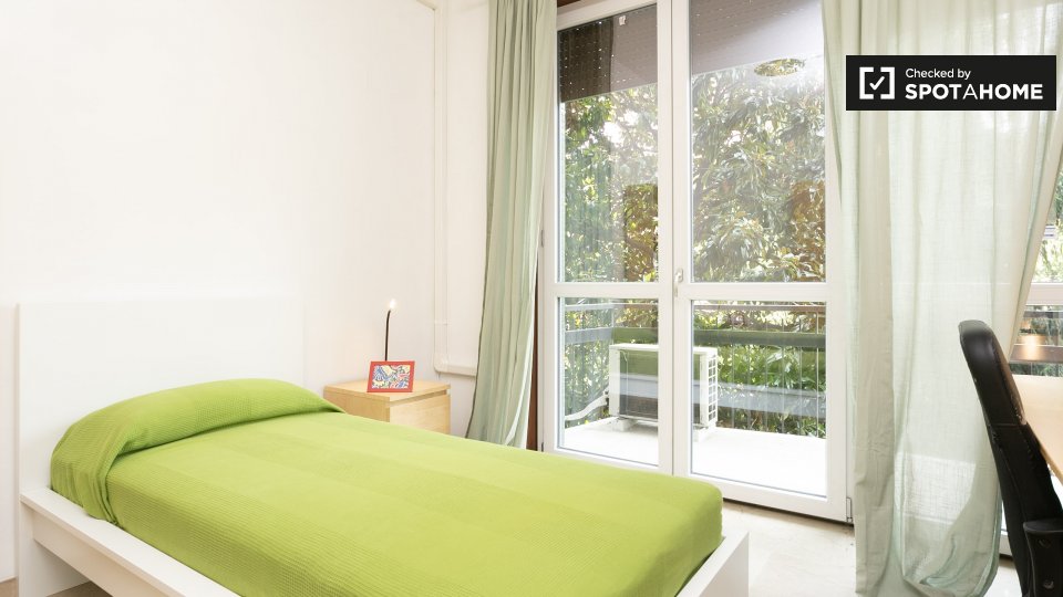 Immagine 12 di Camera condivisa in affitto  in Largo Isabella d'Aragona a Milano