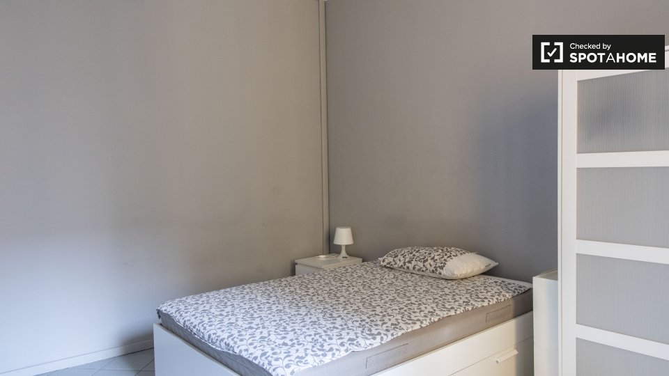 Immagine 4 di Camera condivisa in affitto  in Viale Regina Margherita, 00198 Roma RM, Italy a Roma