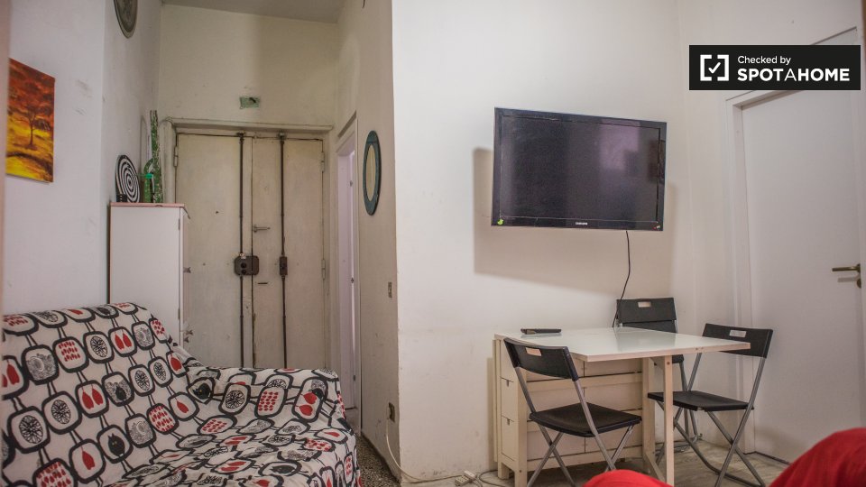 Immagine 4 di Camera condivisa in affitto  in Via Alessandro Cialdi, 00154 Roma RM, Italy a Roma