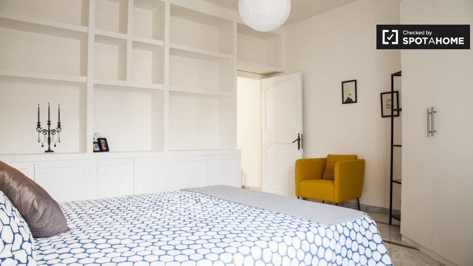 Immagine 3 di Camera condivisa in affitto  in Via Nemorense, 00198 Roma RM, Italy a Roma