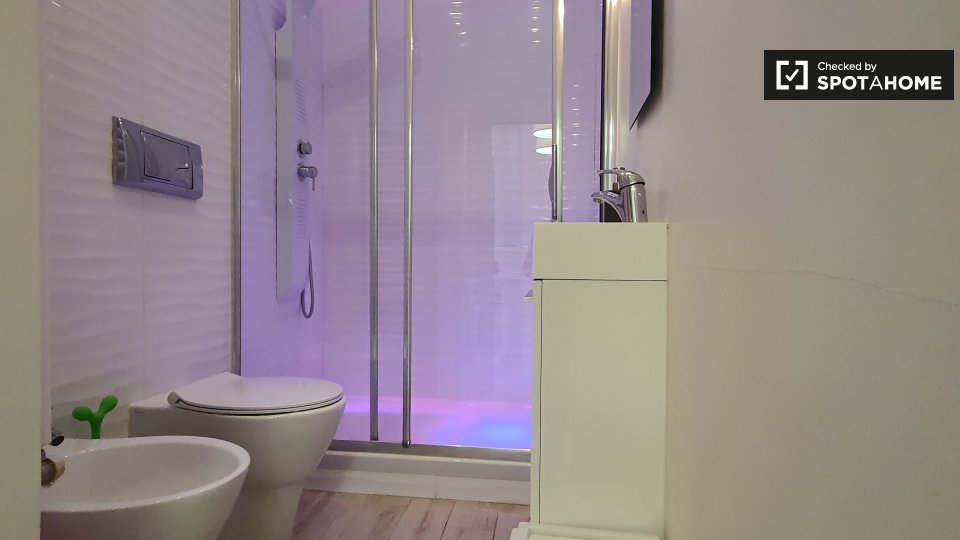 Immagine 15 di Ufficio in affitto  in Via Marco Aurelio, 20127 Milano MI, Italy a Milano