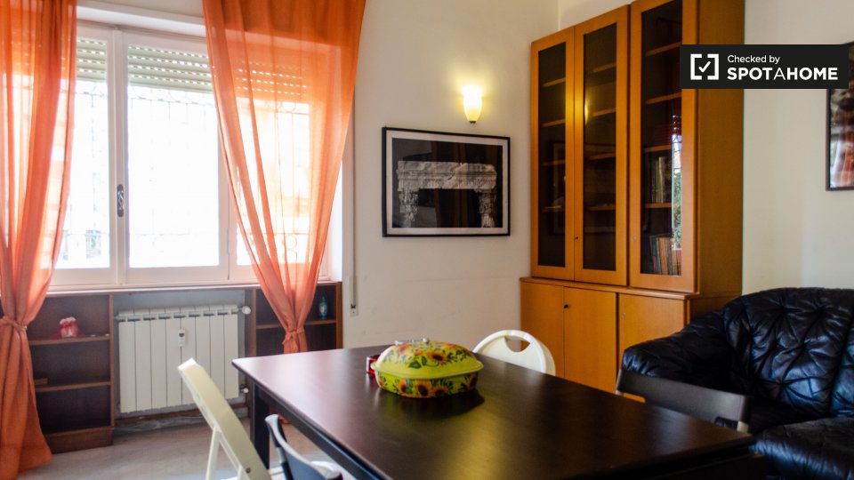 Immagine 6 di Camera condivisa in affitto  in Via Francesco De Vico, 00142 Roma RM, Italy a Roma