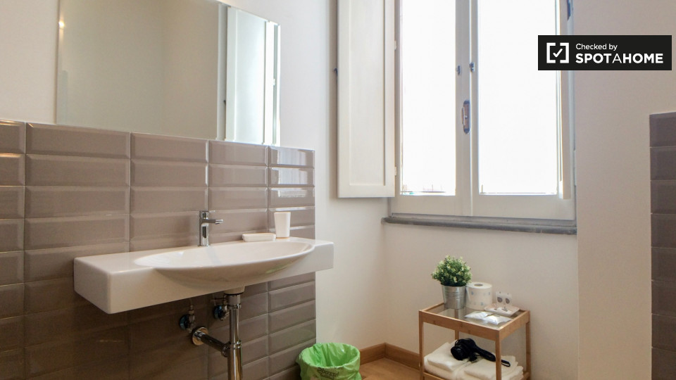 Immagine 15 di Appartamento in affitto  in Via Belsiana a Roma