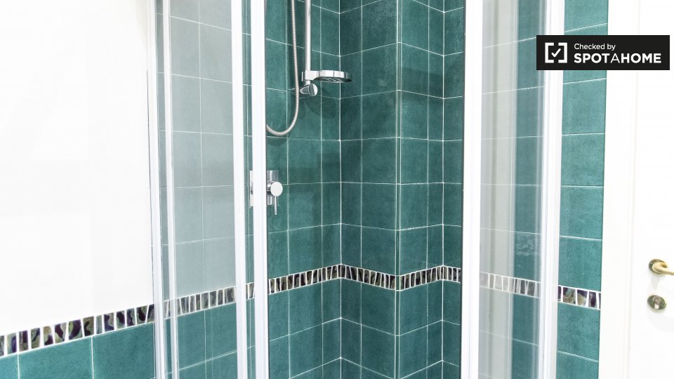 Immagine 17 di Appartamento in affitto  in Via Druso a Roma