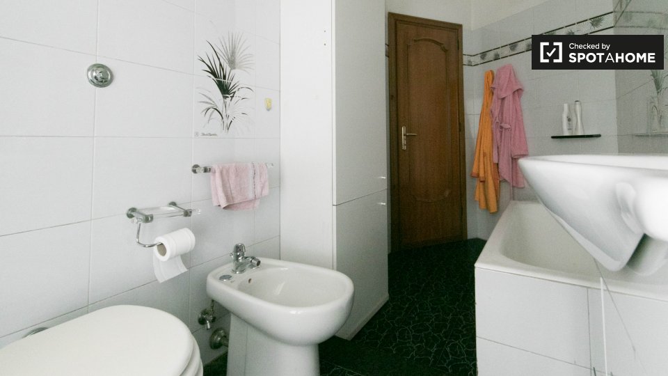 Immagine 10 di Camera condivisa in affitto  in Via delle Cave di Pietralata, 00157 Roma RM, Italy a Roma