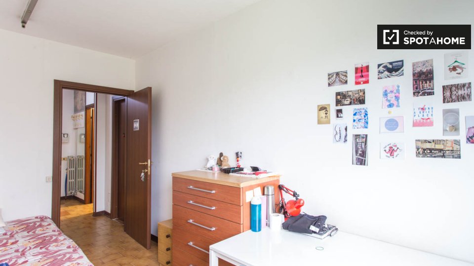 Immagine 19 di Camera condivisa in affitto  in Via dei Missaglia a Milano