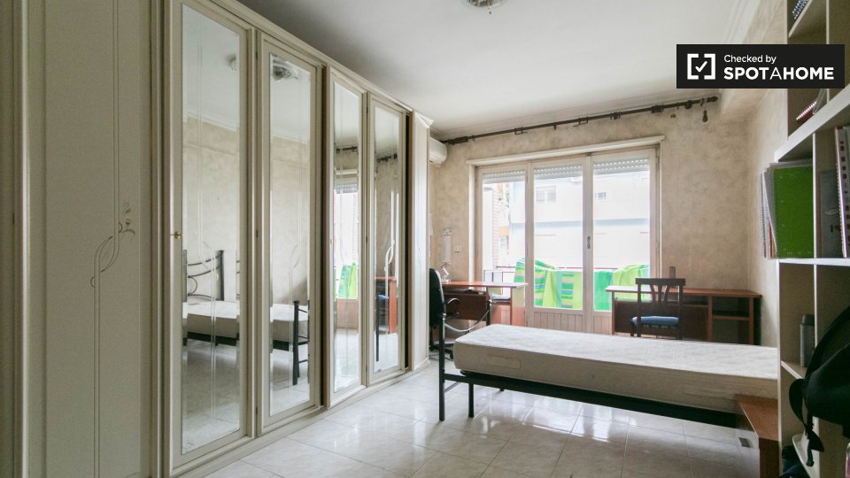 Immagine 14 di Camera condivisa in affitto  in Via delle Cave di Pietralata, 00157 Roma RM, Italy a Roma