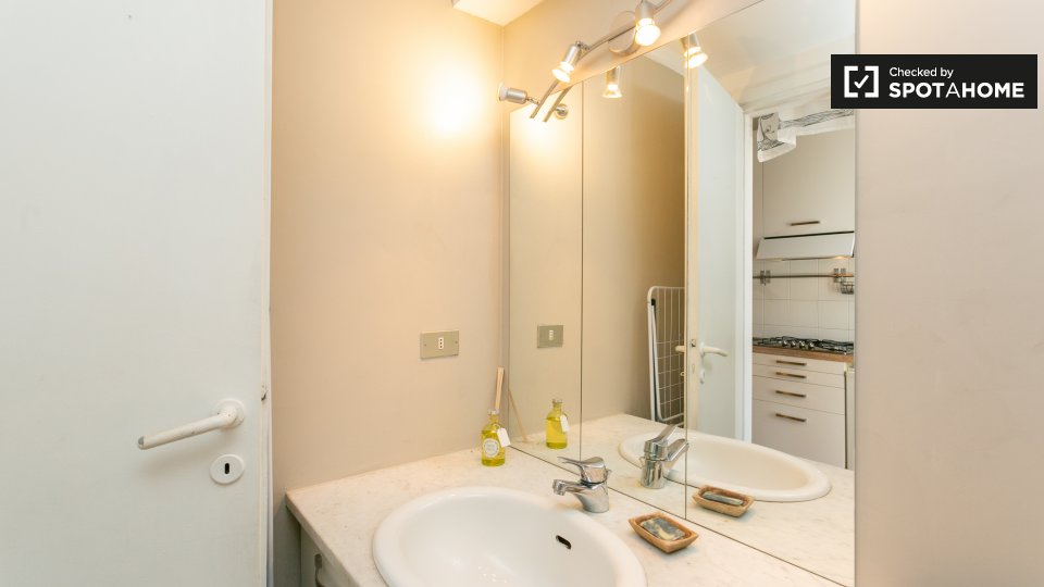 Immagine 16 di Ufficio in affitto  in Via Lodovico Il Moro, 20143 Milano MI, Italy a Milano