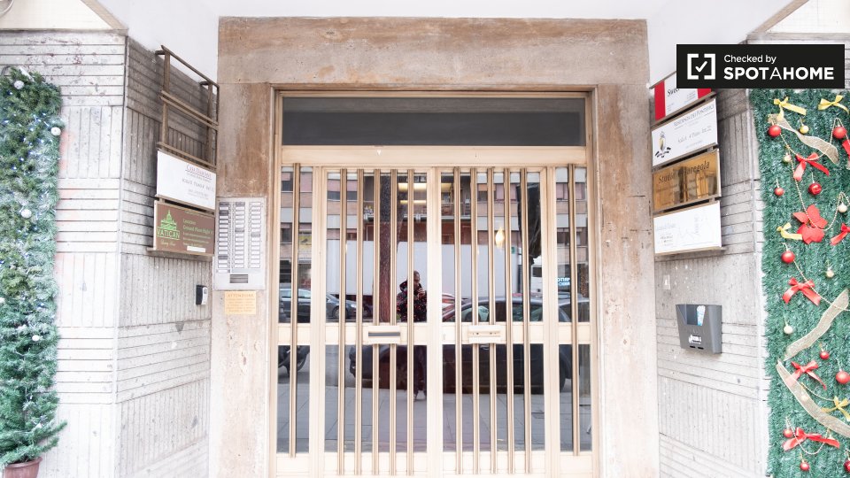 Immagine 17 di Camera condivisa in affitto  in Via Gregorio VII a Roma