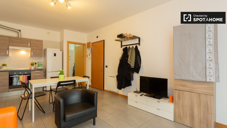 Immagine 8 di Camera condivisa in affitto  in Viale dell'Innovazione a Milano