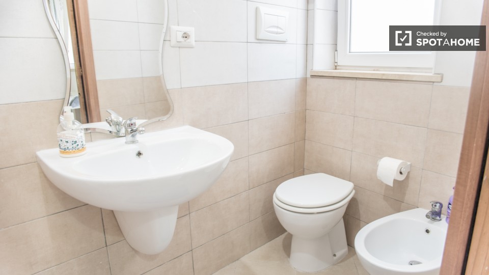 Immagine 5 di Ufficio in affitto  in Via dei Cereali a Roma