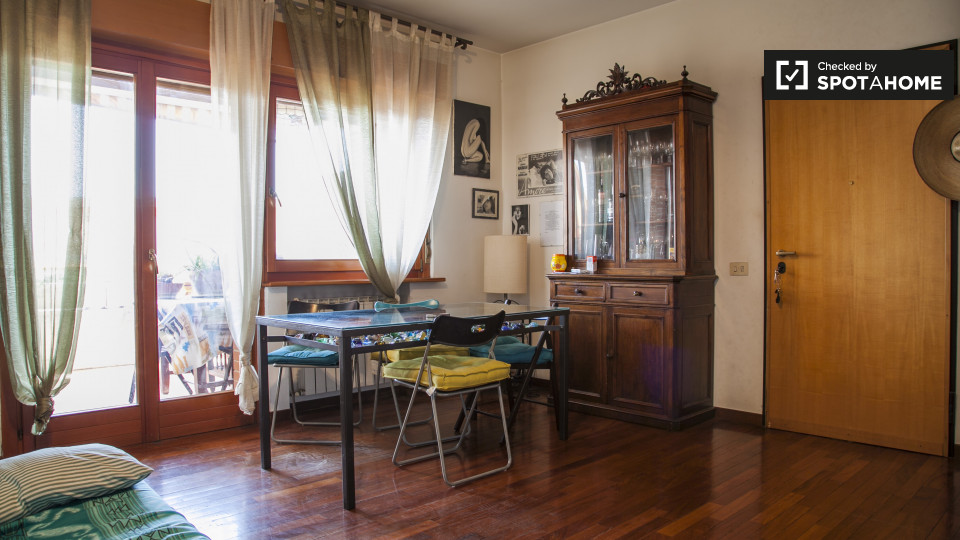 Immagine 8 di Camera condivisa in affitto  in Via Paolo V a Roma