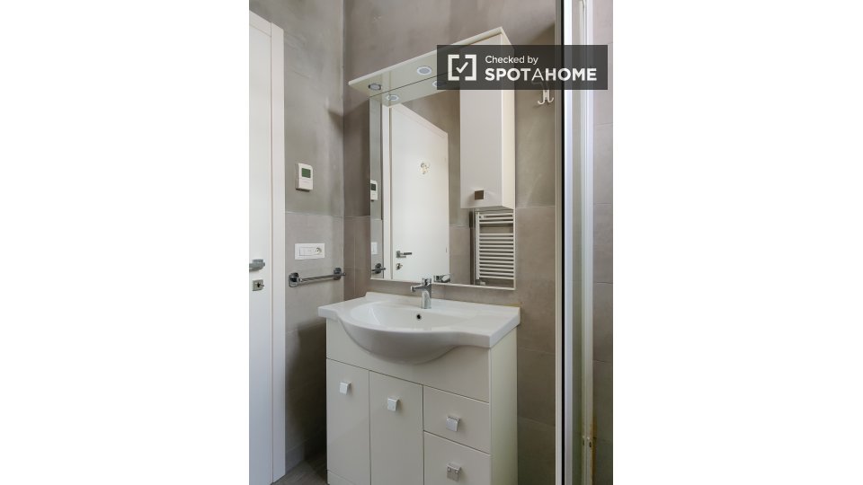 Immagine 12 di Camera condivisa in affitto  in Via Privata San Basilio a Milano