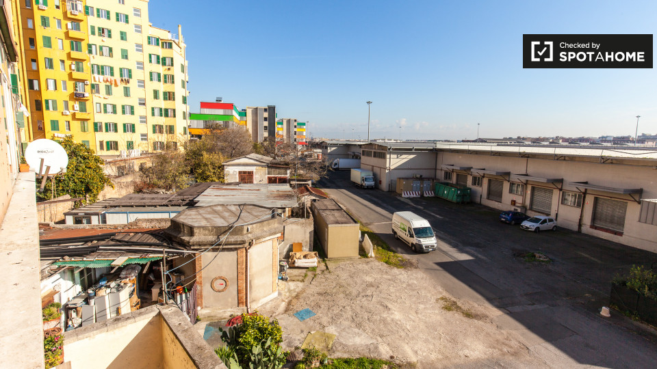 Immagine 7 di Camera condivisa in affitto  in Viale dello Scalo San Lorenzo a Roma