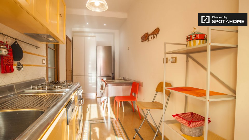 Immagine 6 di Camera condivisa in affitto  in Via Nemorense, 00199 Roma RM, Italy a Roma