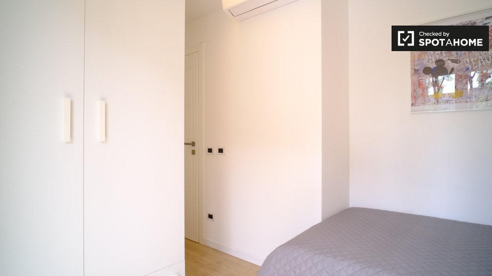 Immagine 2 di Camera condivisa in affitto  in Largo Ettore Marchiafava a Roma