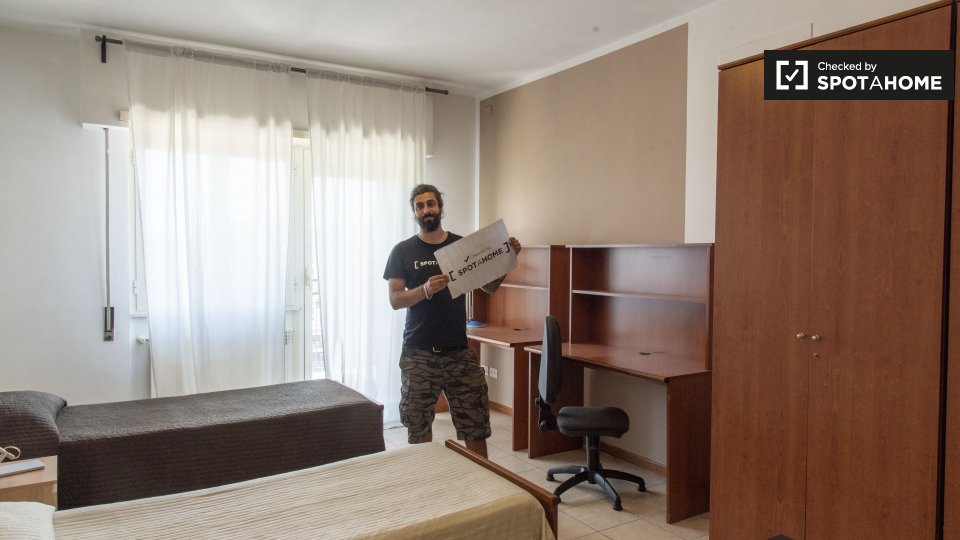 Immagine 7 di Ufficio in affitto  in Viale della Venezia Giulia a Roma