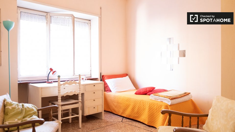 Immagine 17 di Camera condivisa in affitto  in Via Gabriello Chiabrera a Roma