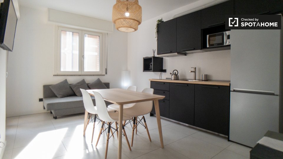 Immagine 1 di Appartamento in affitto  in Via Luigi Mercantini a Milano