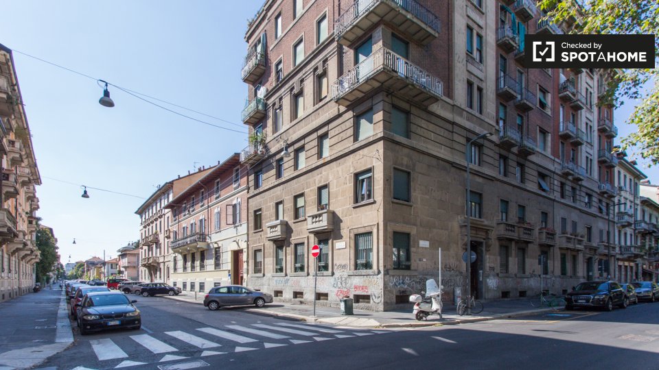 Immagine 16 di Camera condivisa in affitto  in Viale Campania a Milano