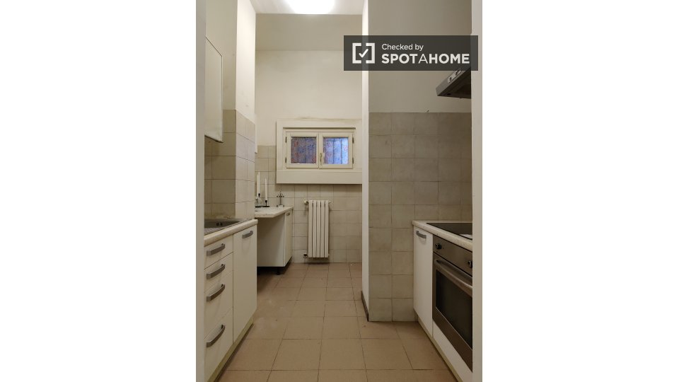 Immagine 6 di Camera condivisa in affitto  in Via Anton Giulio Barrili a Milano