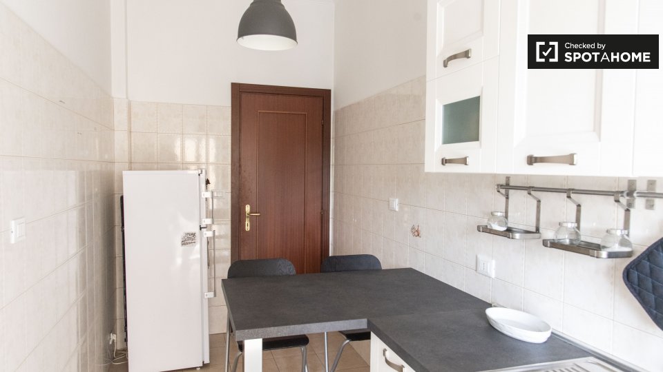 Immagine 9 di Appartamento in affitto  in Via Monte Bianco, 00141 Roma RM, Italy a Roma