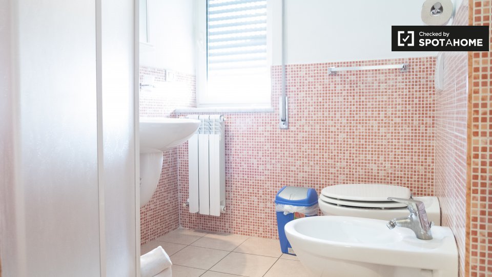 Immagine 13 di Ufficio in affitto  in Viale della Venezia Giulia a Roma