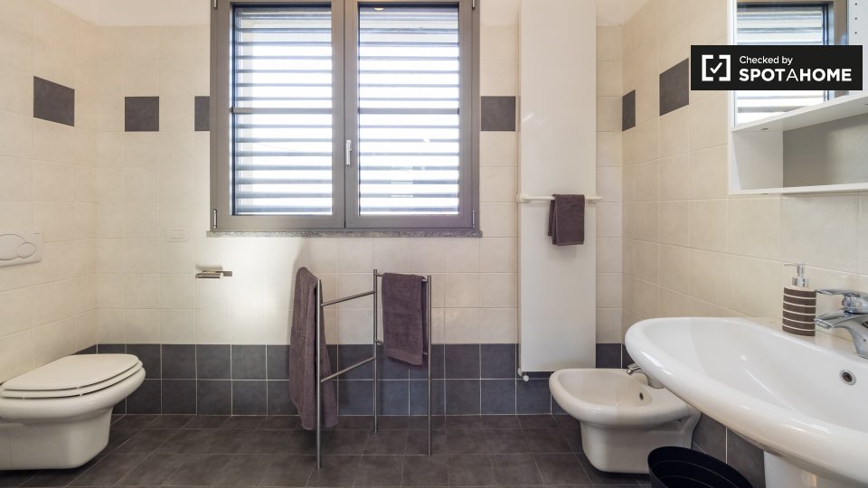 Immagine 12 di Ufficio in affitto  in Via Enrico Cosenz a Milano