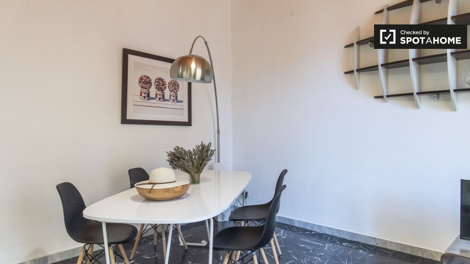 Immagine 2 di Appartamento in affitto  in Via Francesco Caracciolo a Roma